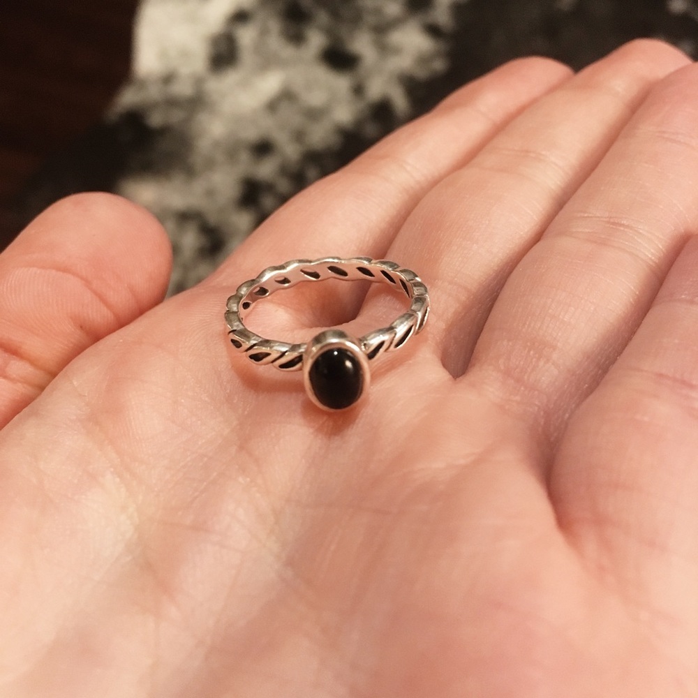 Barse - Sterling Silver and Onyx Twist Ring (Sz:8)
